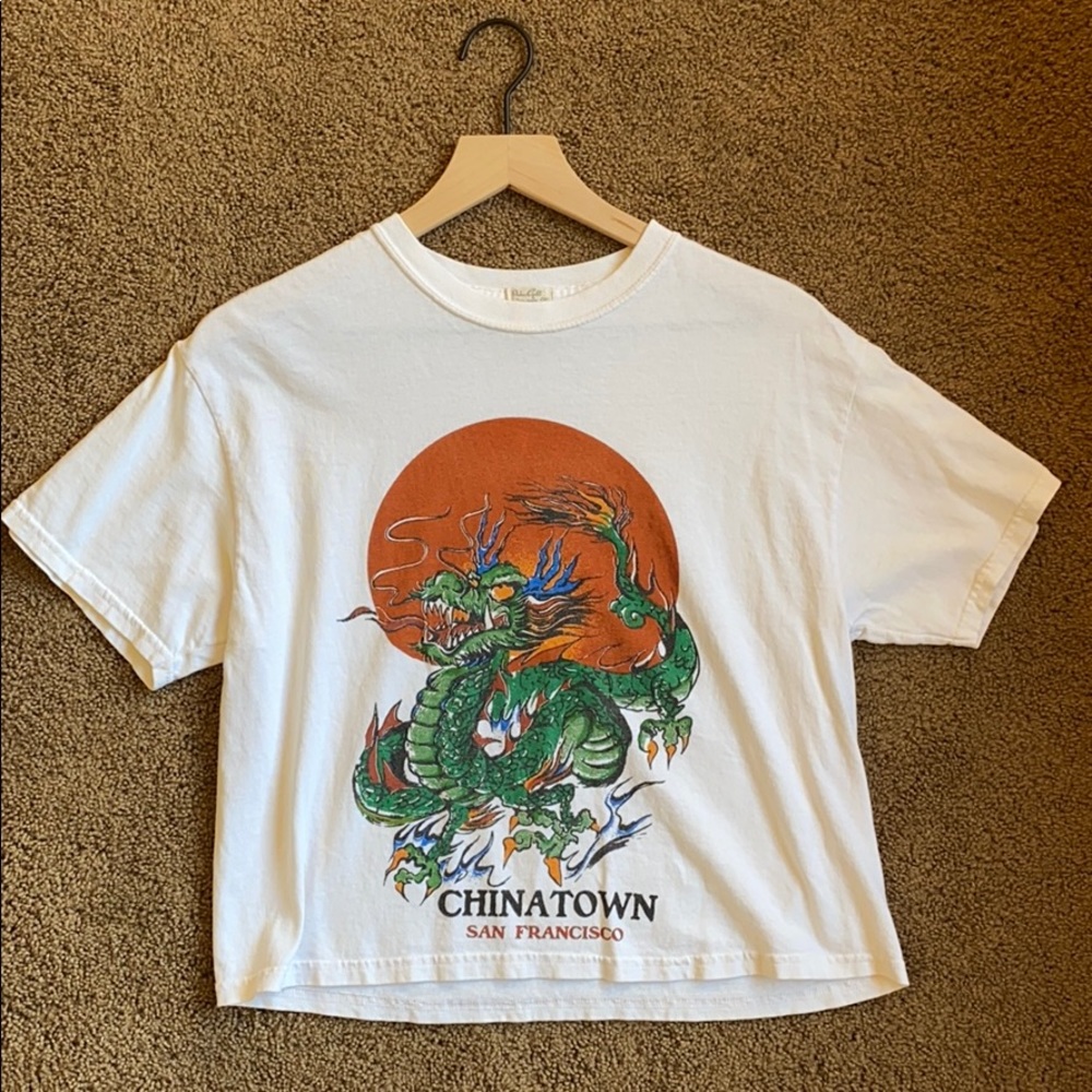 BRANDY MELVILLE GRAPHIC CROP TOP✨✨